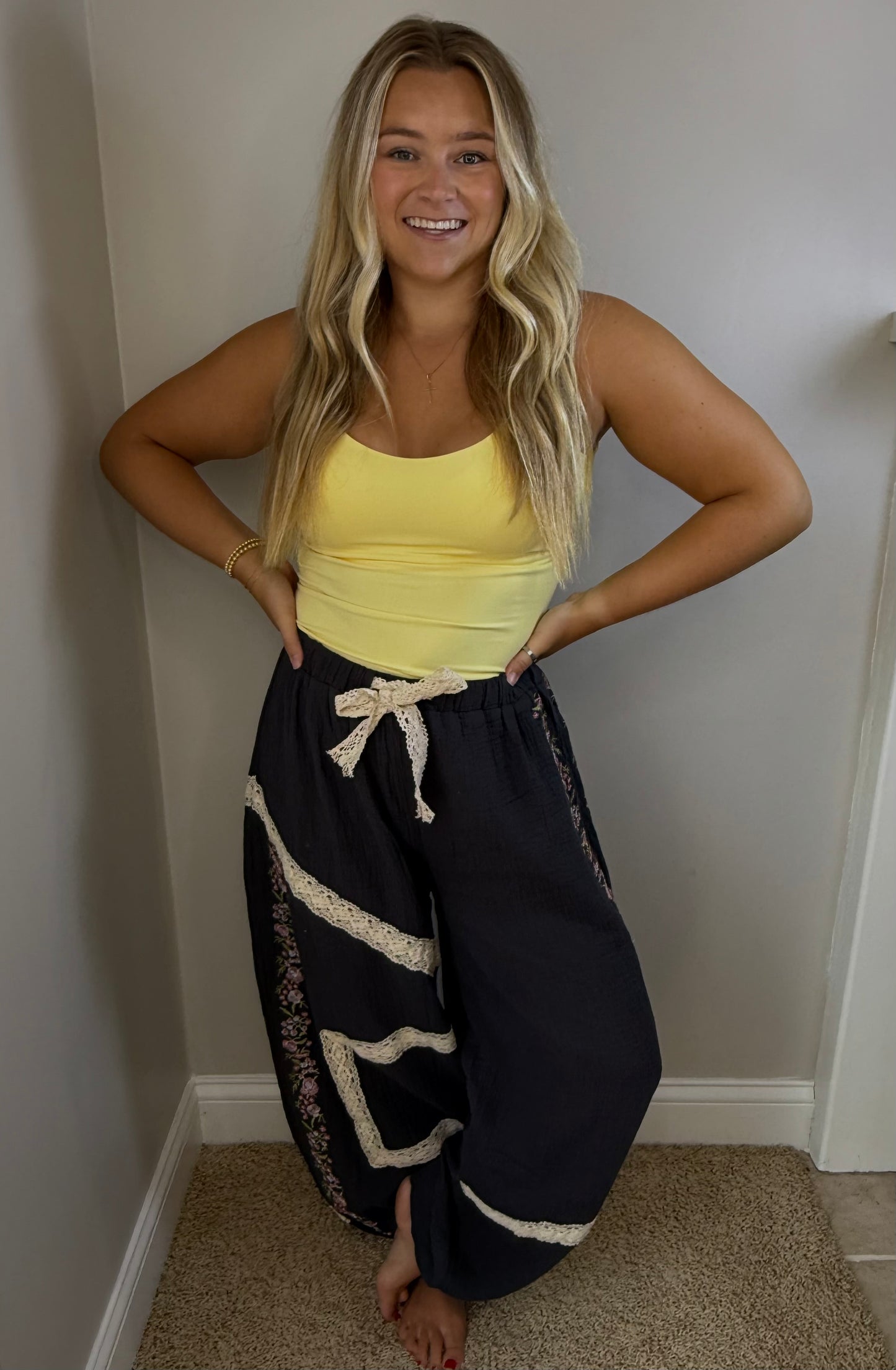 Yellow Double Lined Scoop Tank