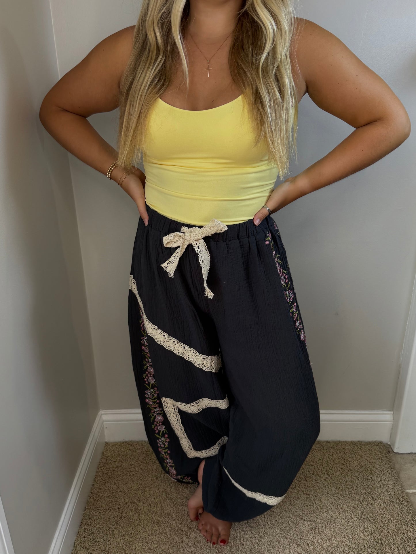 Yellow Double Lined Scoop Tank