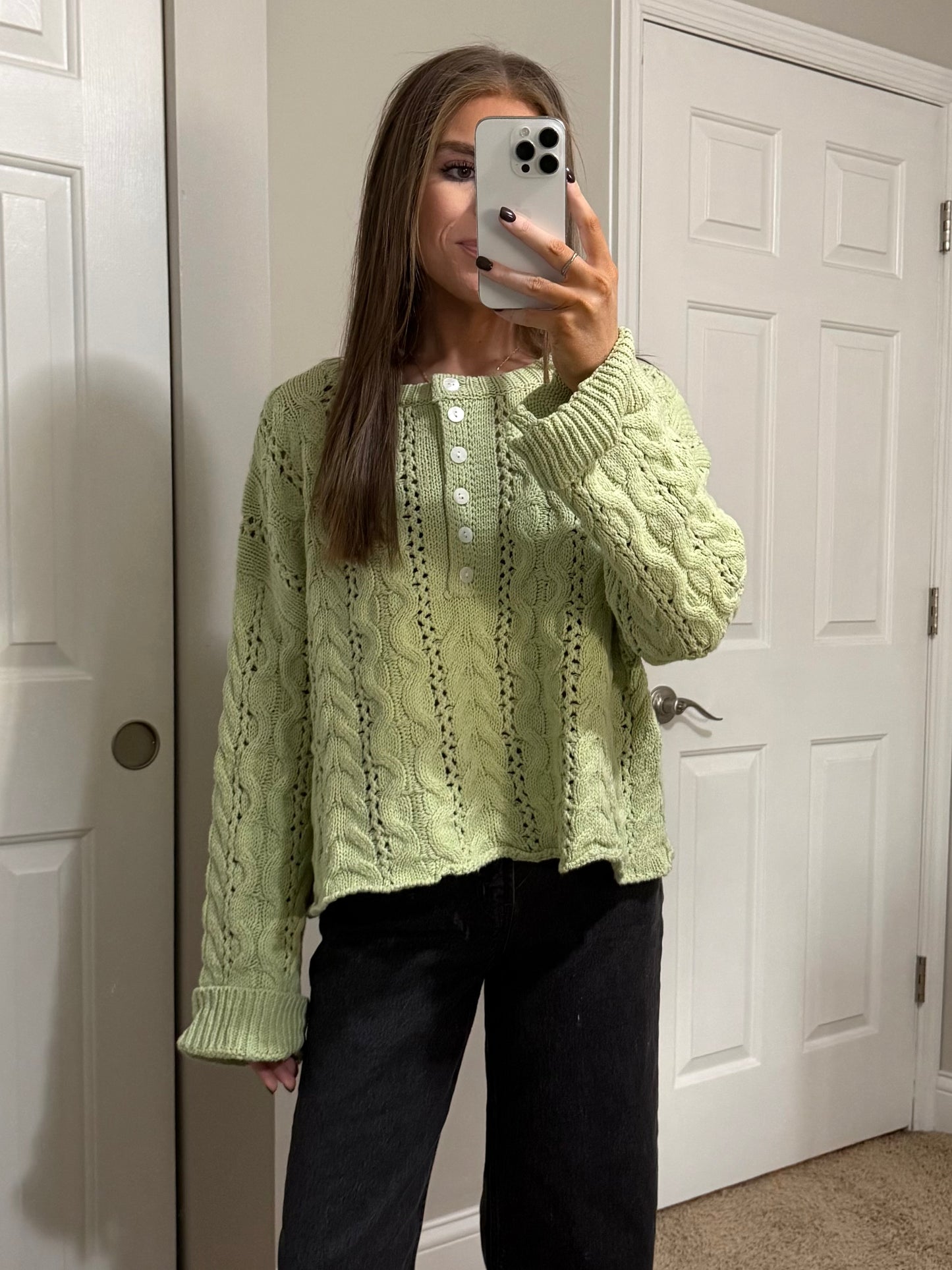 Vintage Charm Sweater | Light Green
