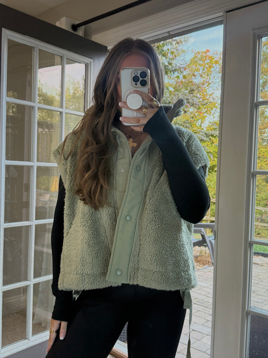 Teri Sherpa Vest | Olive