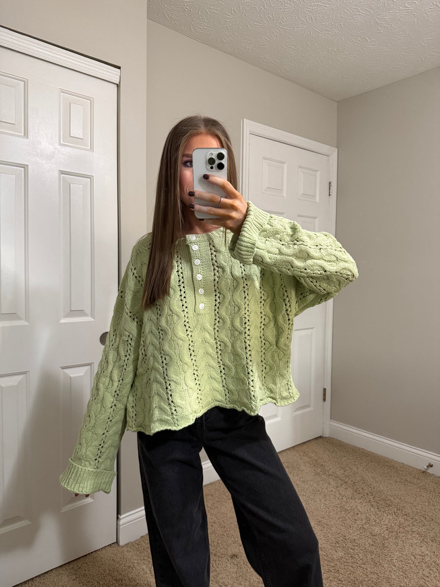 Vintage Charm Sweater | Light Green