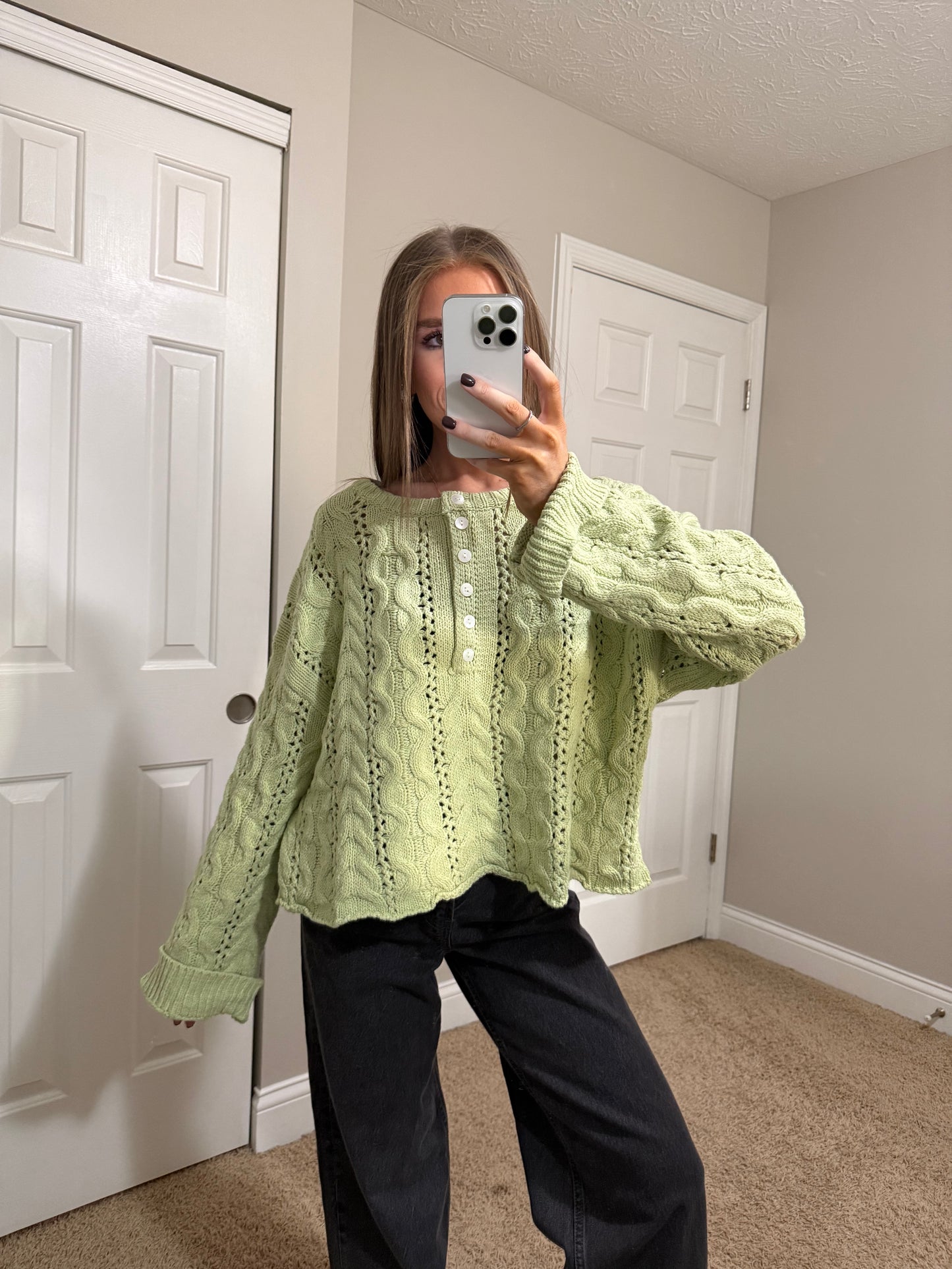 Vintage Charm Sweater | Light Green