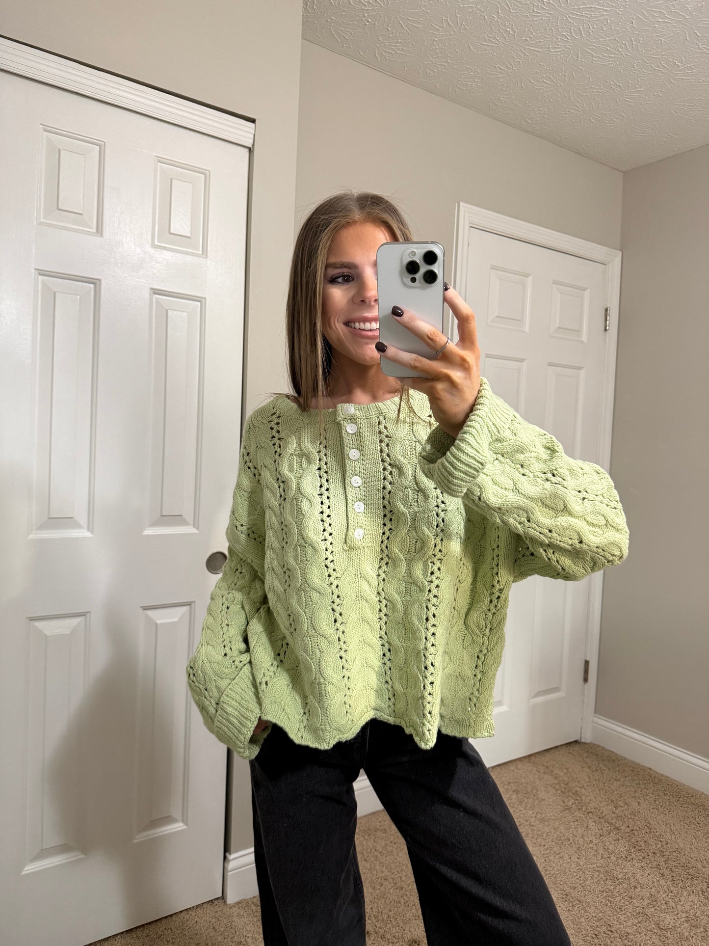 Vintage Charm Sweater | Light Green