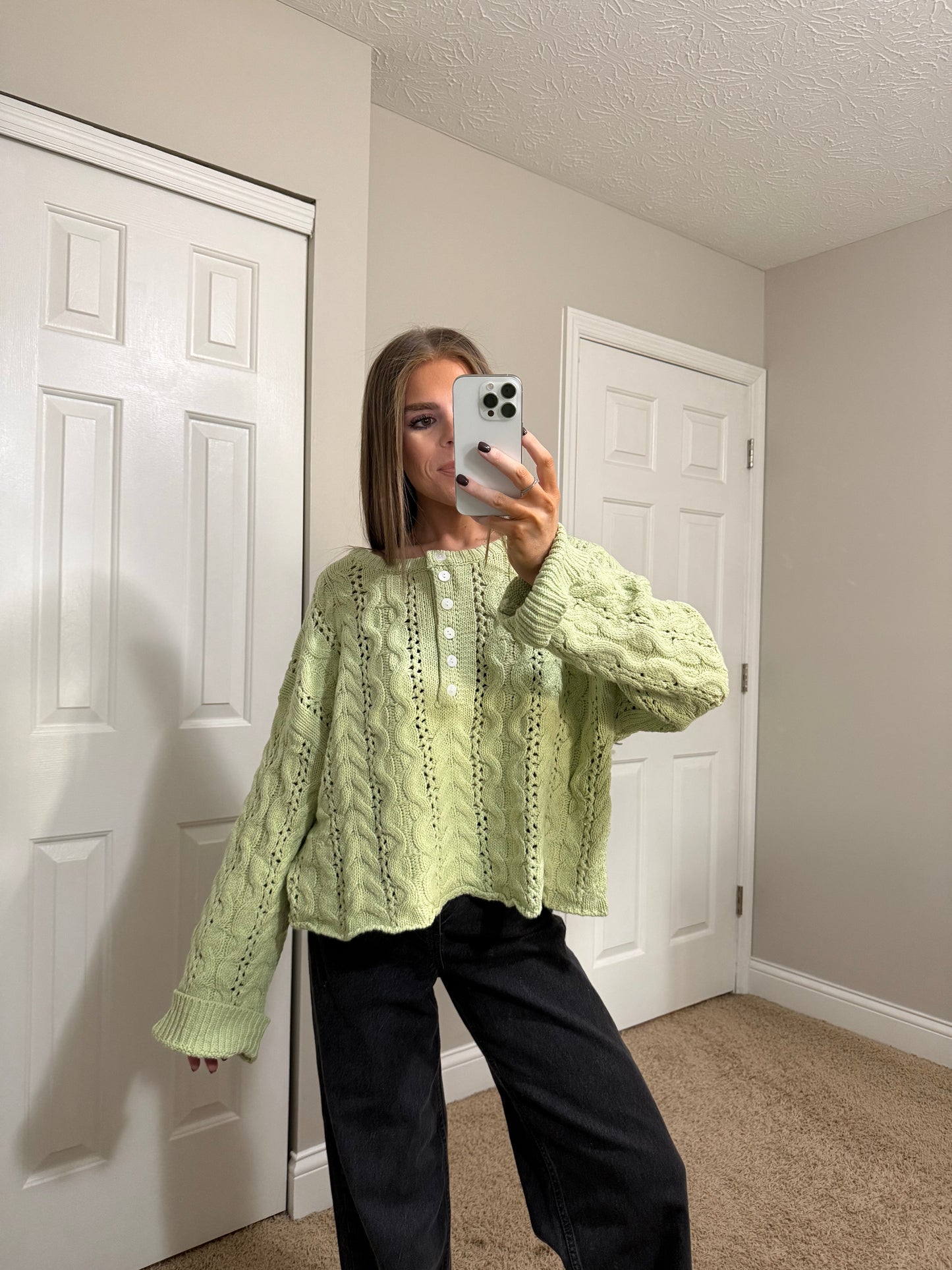 Vintage Charm Sweater | Light Green