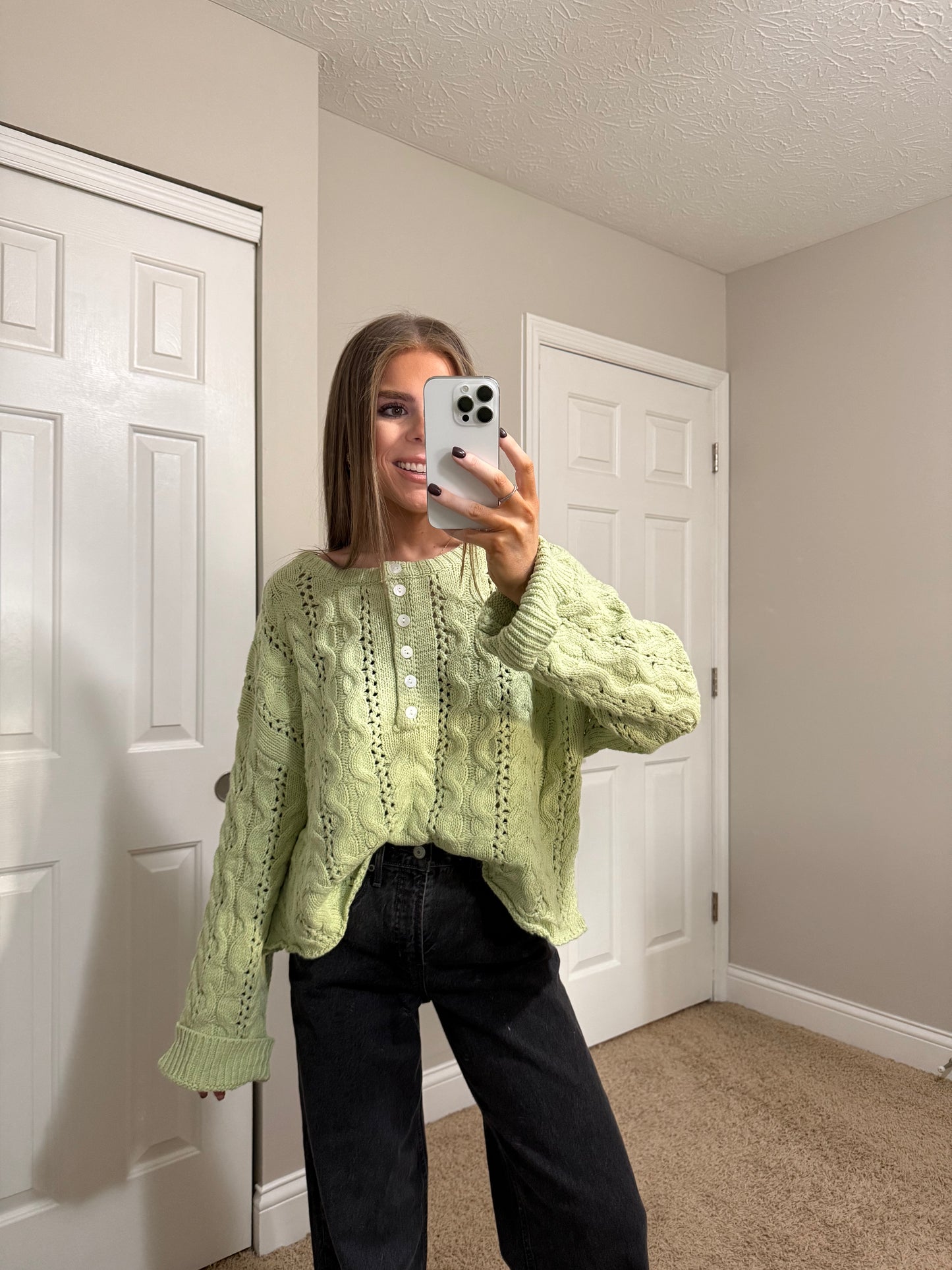 Vintage Charm Sweater | Light Green