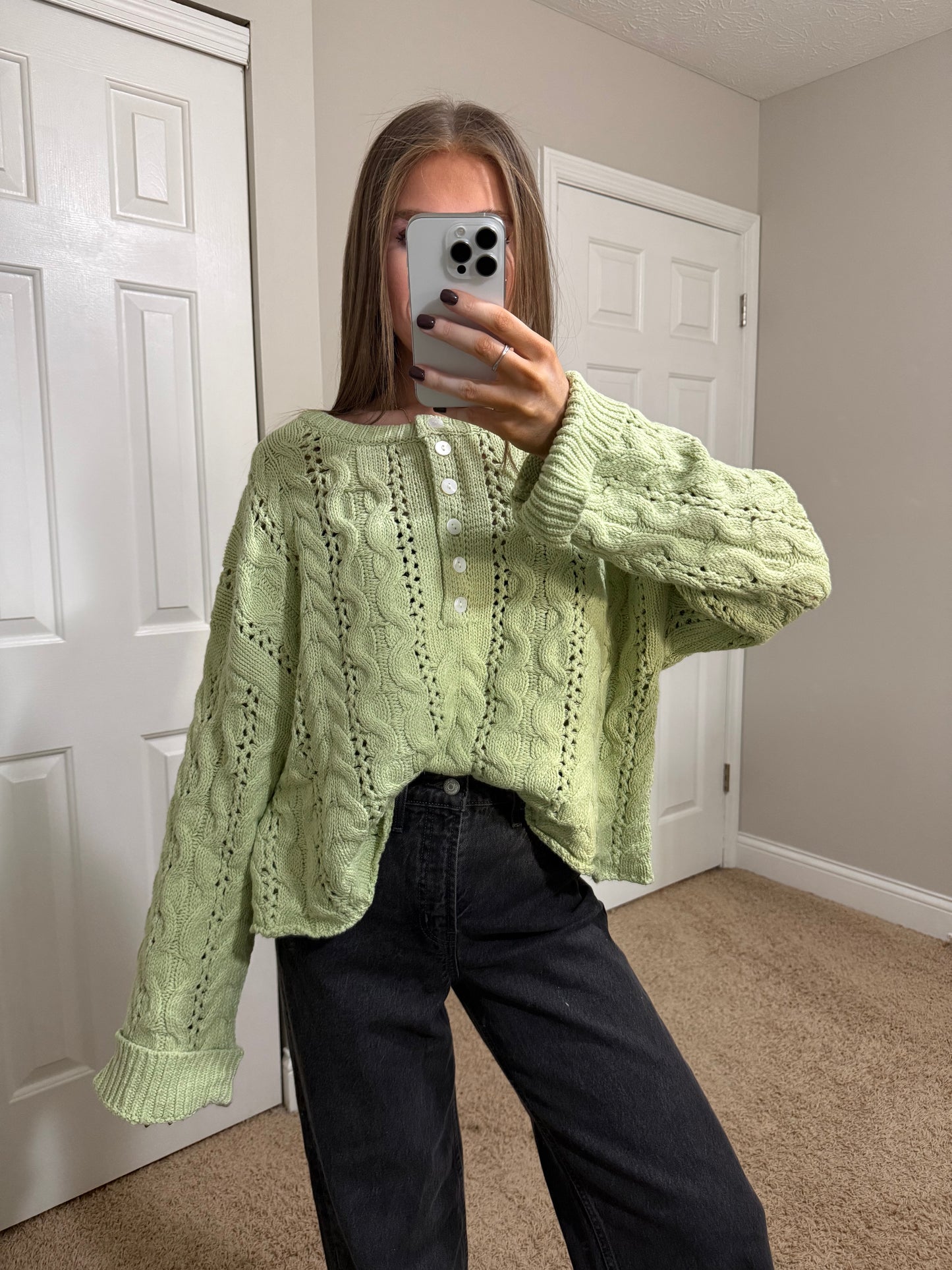 Vintage Charm Sweater | Light Green