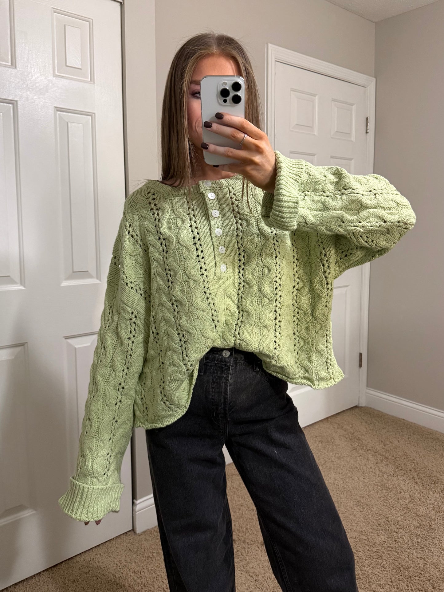 Vintage Charm Sweater | Light Green