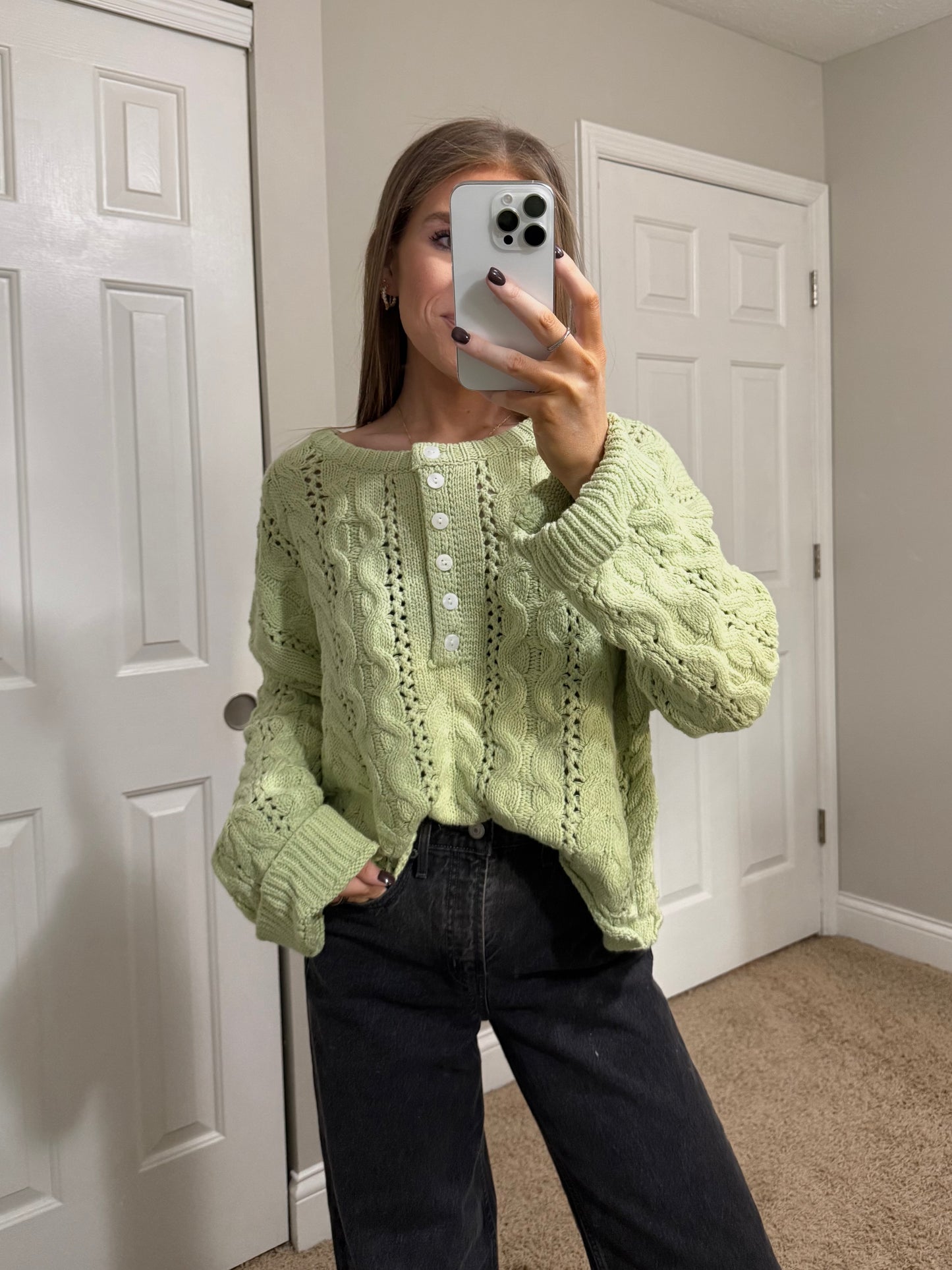 Vintage Charm Sweater | Light Green