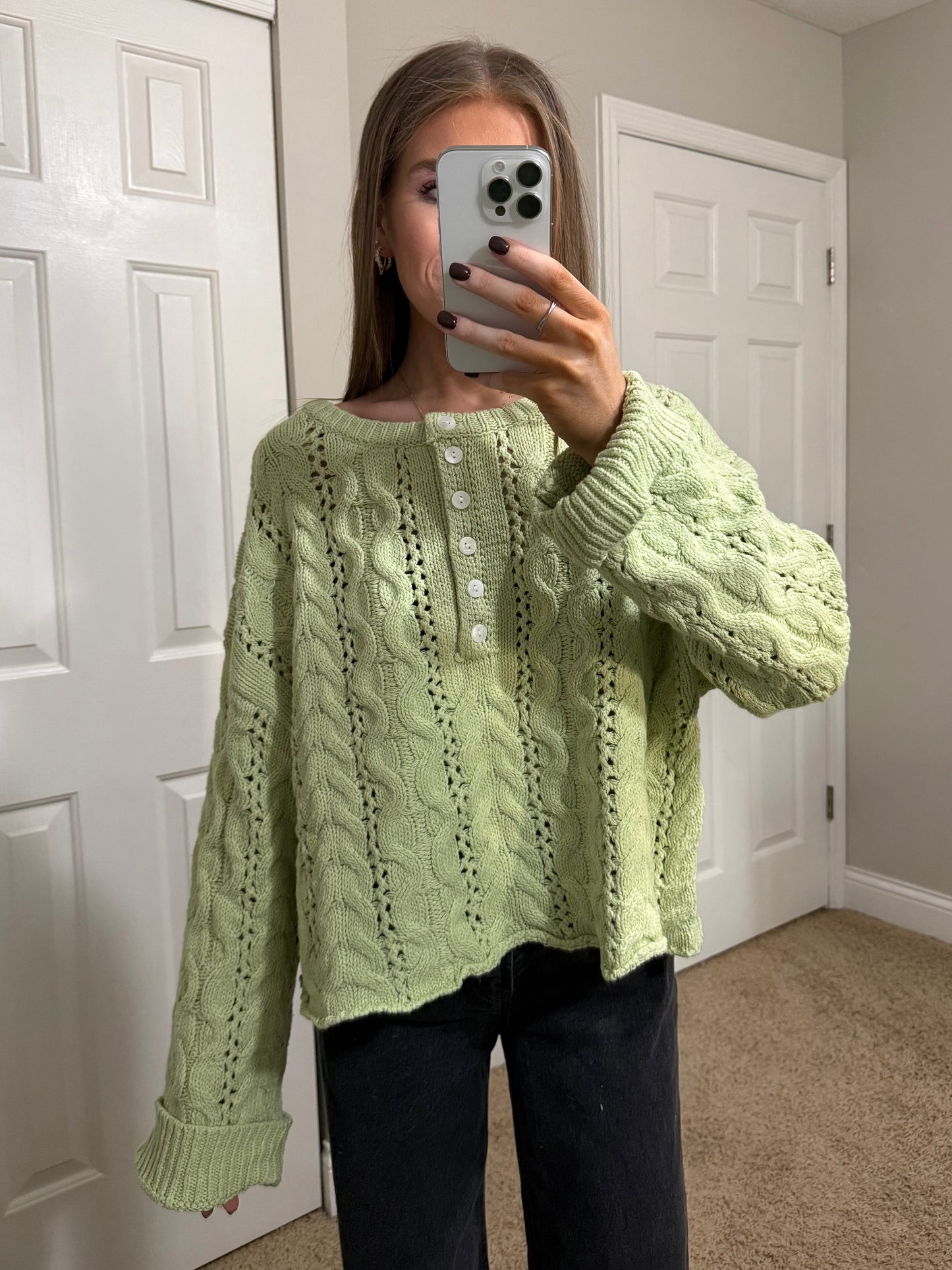 Vintage Charm Sweater | Light Green