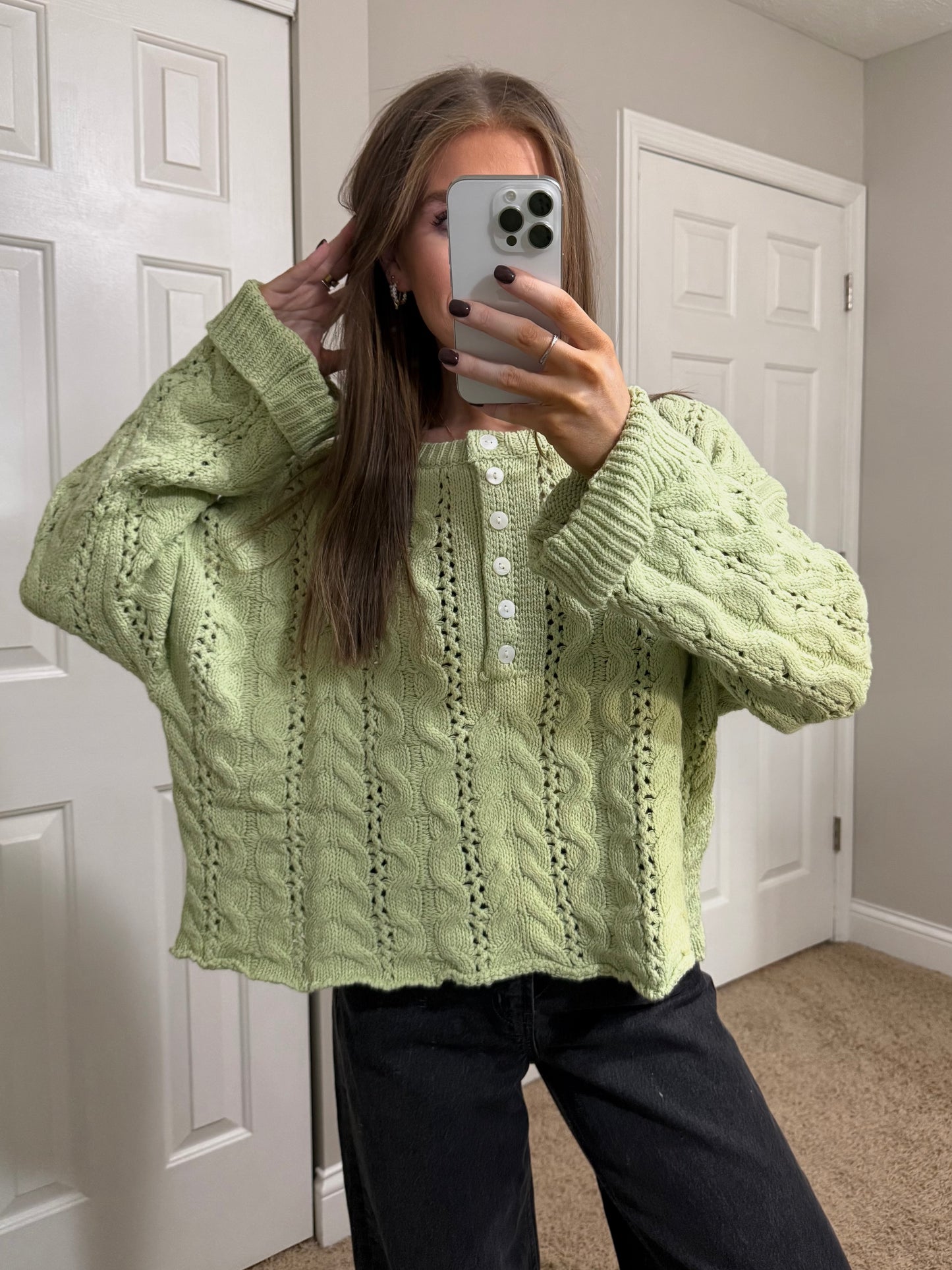 Vintage Charm Sweater | Light Green