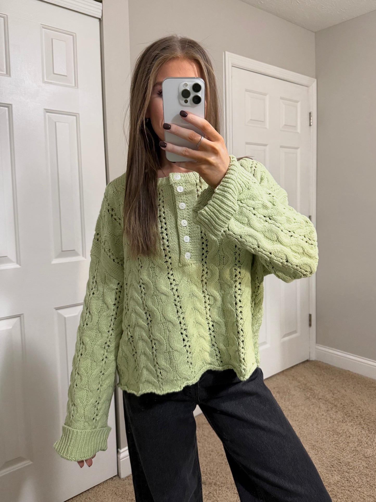 Vintage Charm Sweater | Light Green